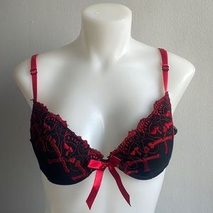 Black & Red Skull Bra 36C